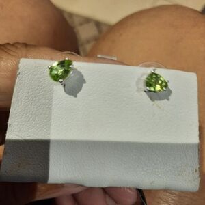 AUTHENTIC AUGUST Birthstone PERIDOT Sterling Silver Stud Earrings NIB pear Cut